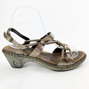 Born Wood Grain Detail Strappy Sandal 7 K880